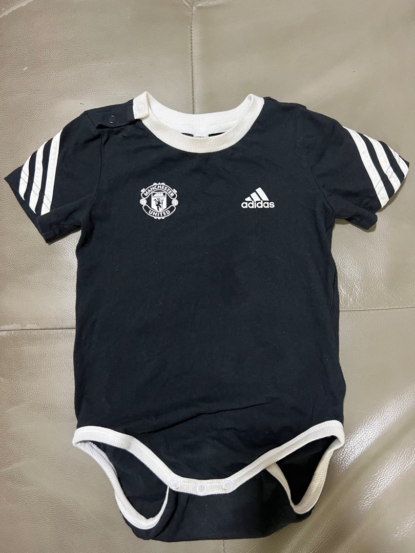 Pink man utd baby sales grow