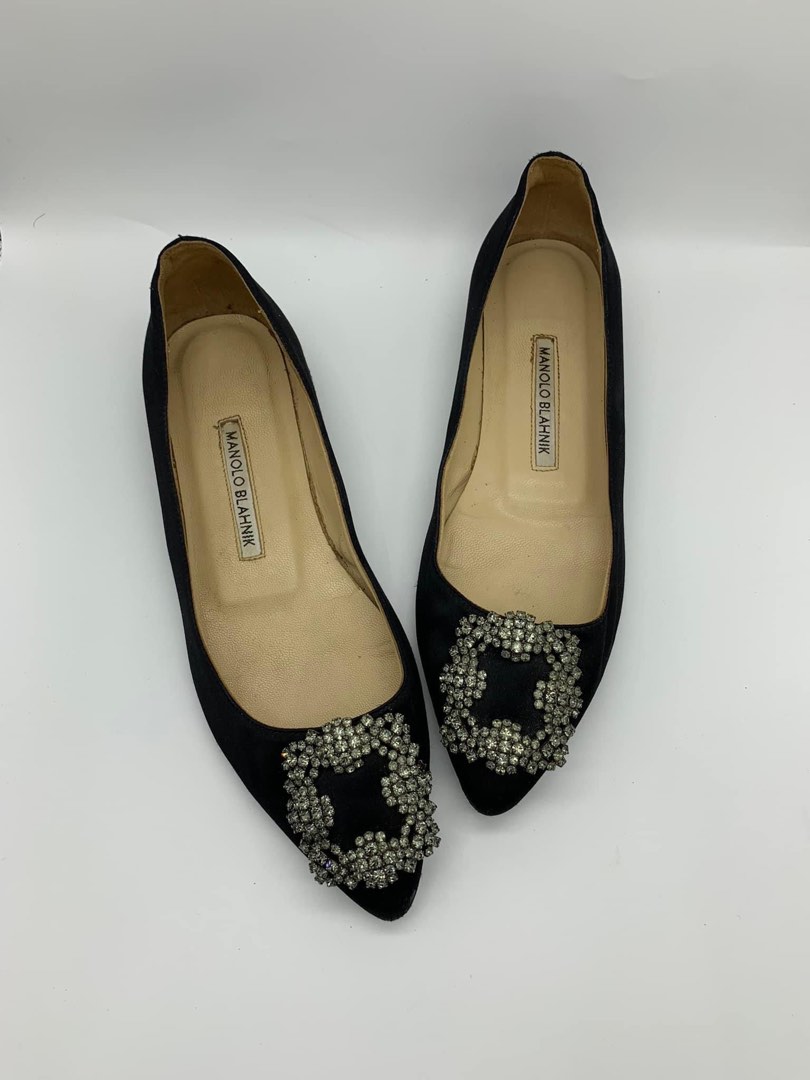 Manolo Blahnik Hangisi Flats, Luxury, Sneakers & Footwear on Carousell