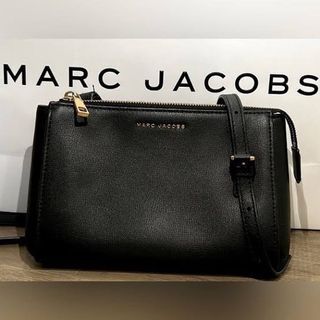 BNWT Authentic Marc By Marc Jacobs Men's Genuine Leather Half Zip Card  Holder, Luxury, Bags & Wallets on Carousell