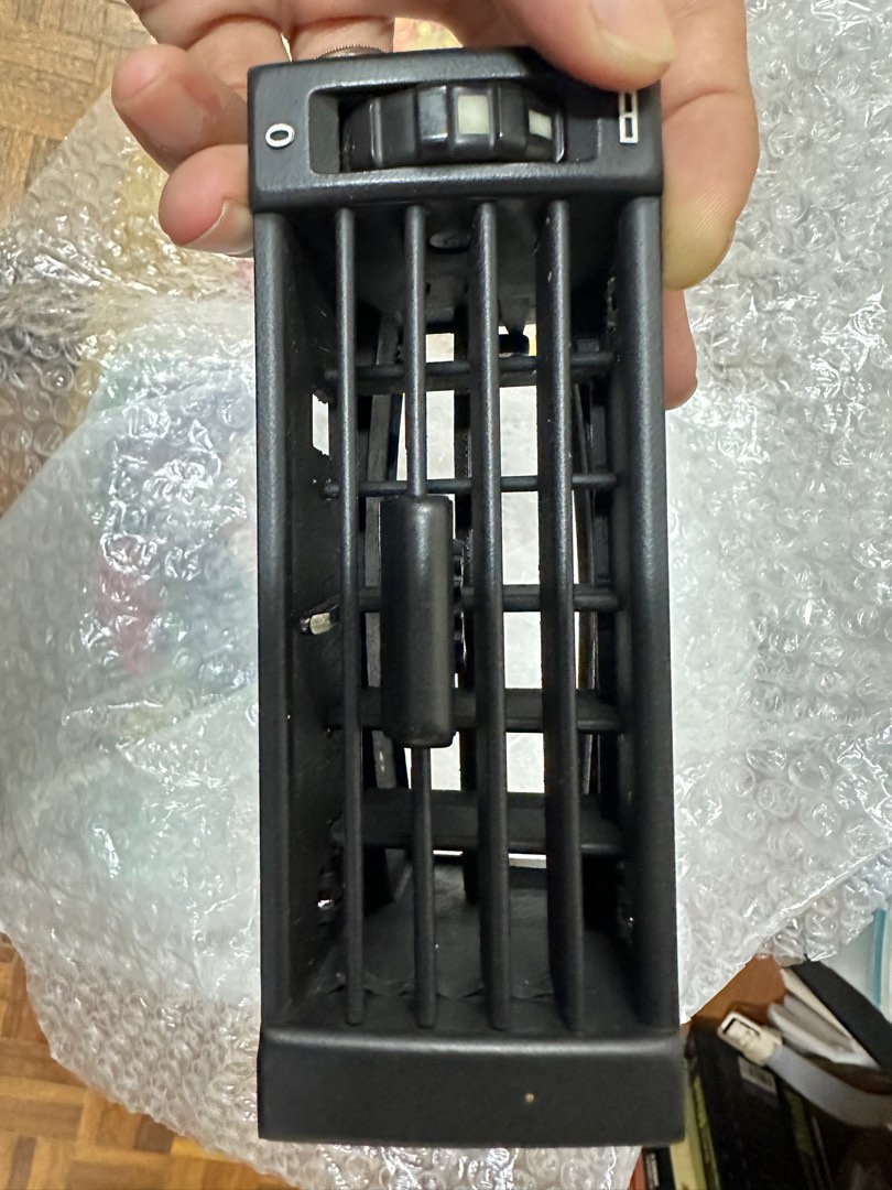 Mercedes w124 left aircon vent, Car Accessories, Accessories on Carousell
