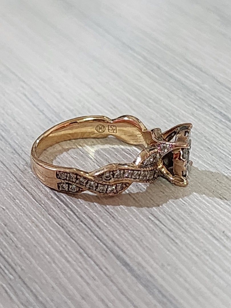 Meyson top engagement ring