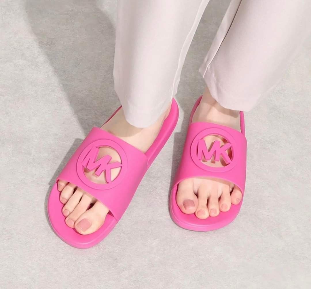MICHAEL KORS JETT CHARM CHOPOUT SLIDES US4 5 Women s Fashion Footwear Slippers and slides on Carousell