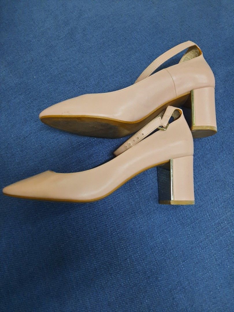 Mossimo brown platform heels. - Gem