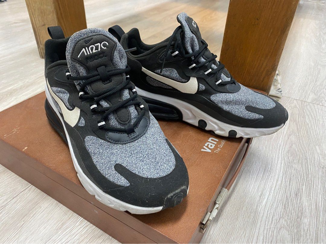 Nike air max 270 react 黑底白勾25cm, 她的時尚, 鞋, 運動鞋在旋轉拍賣