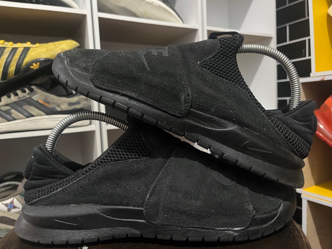 Nike Benassi Slip On Men s Fashion Footwear Sneakers on Carousell