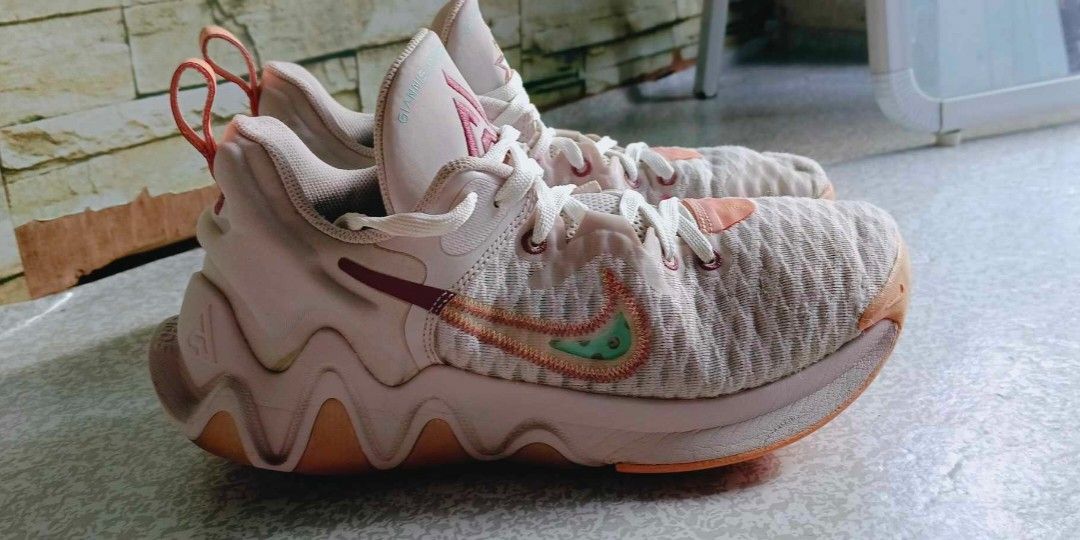 giannis smoothie sneaker