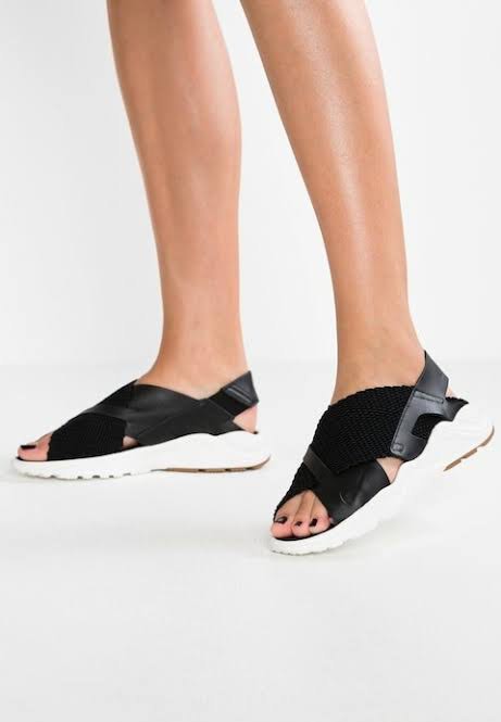 Nike huarache sales sandals women's
