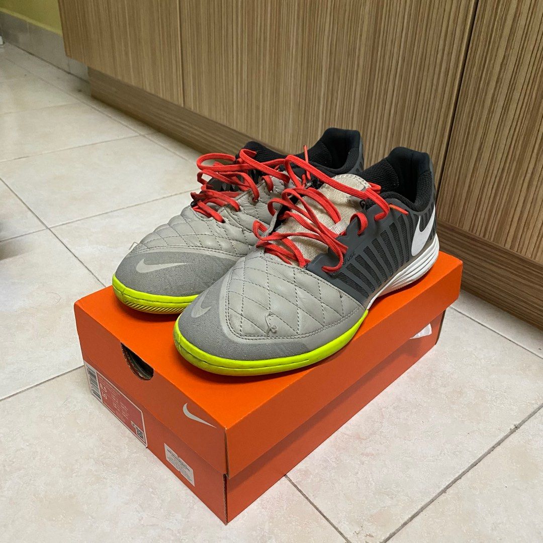 Nike store gato women's