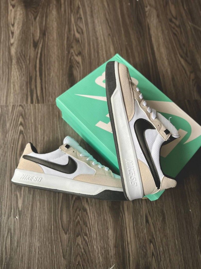nike sb adversary beige