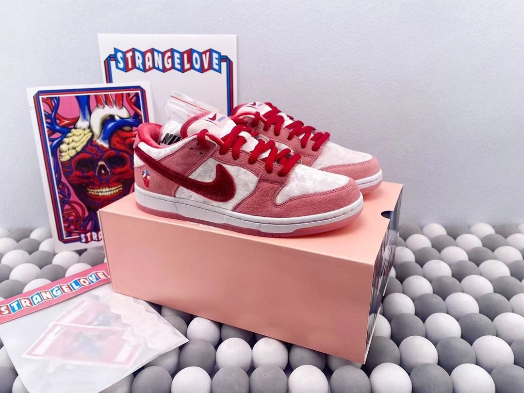 Stranger hot sale love dunk