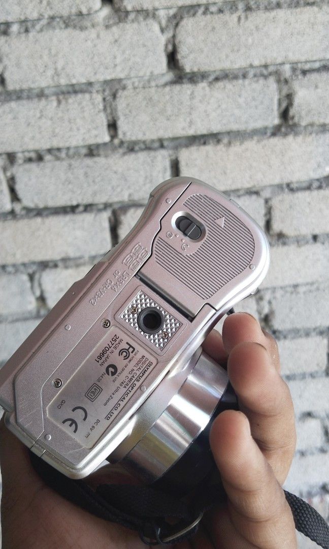 Olympus camedia c740 ultrazoom ccd, Photography, Cameras on Carousell