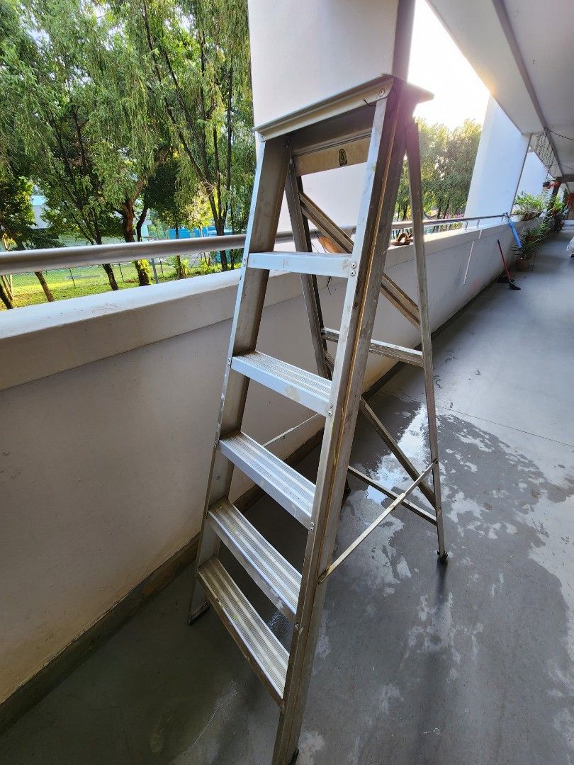 Penguin ladder 60" X 49"in, Furniture & Home Living, Home Improvement