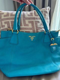 Bauletto Prada Saffiano Lux handbag Blue Gold hardware Leather ref.315403 -  Joli Closet