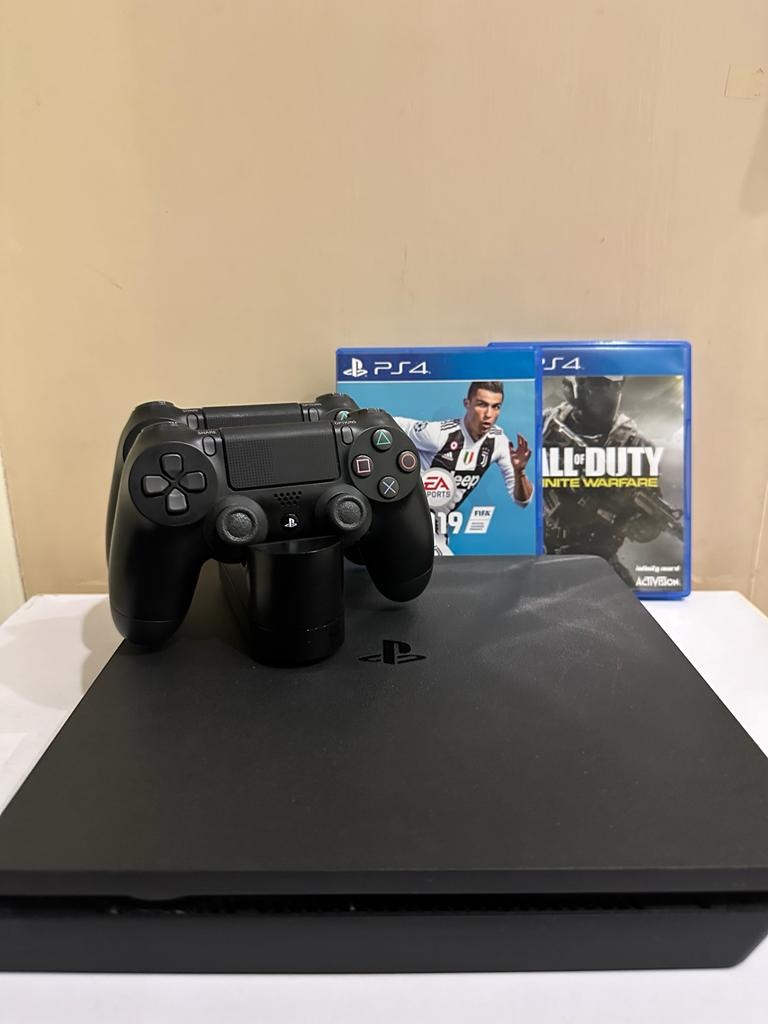 Ps4 1tb two controllers on sale