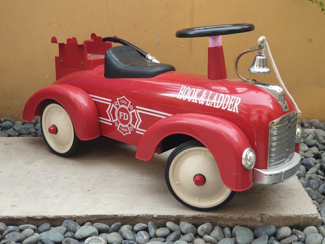 Hook and ladder ride on on sale fire engine