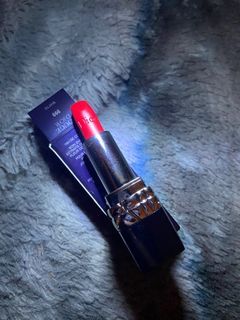 ROUGE HERMES LIPSTICK Shade : 85 ROUGE H ( Matte & Satin ) Harga : Rp  1.150.000 Created in 1925 for leather, Rouge H is an emblematic…