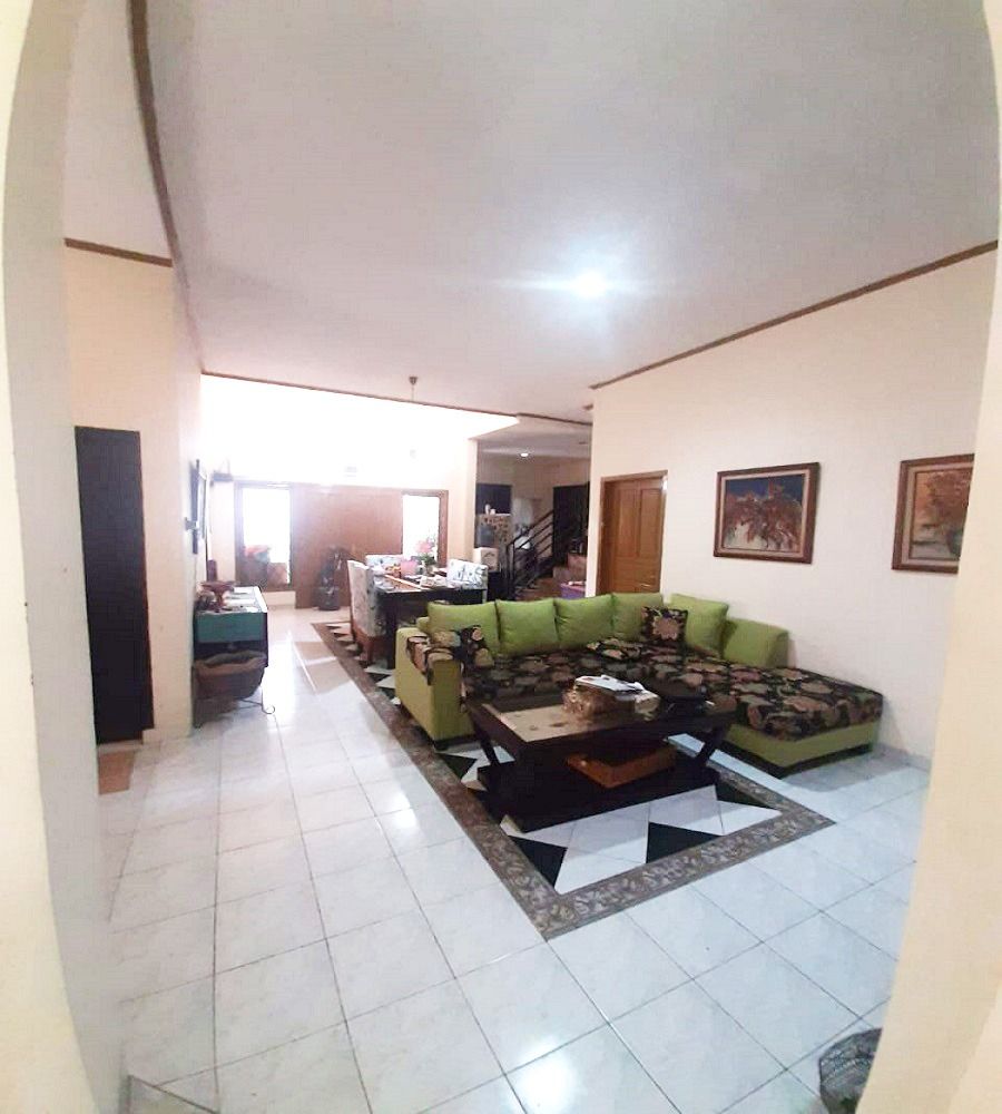 rumah_dijual_di_kebayoran_lama_1698135815_67338ac6_progressive