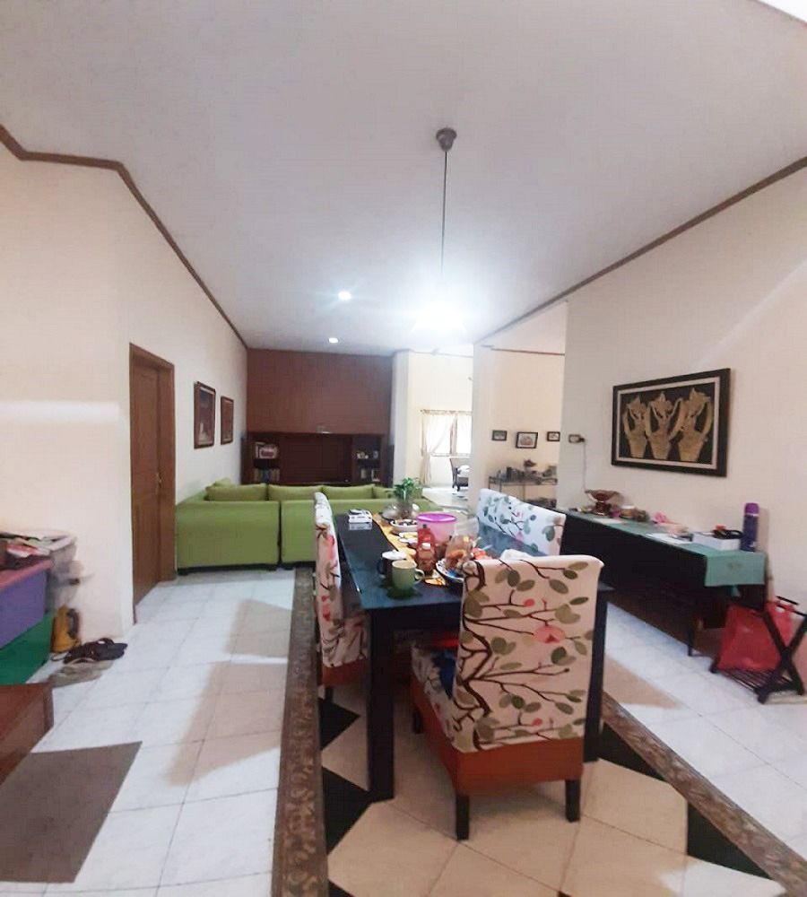 rumah_dijual_di_kebayoran_lama_1698135815_6d621393_progressive