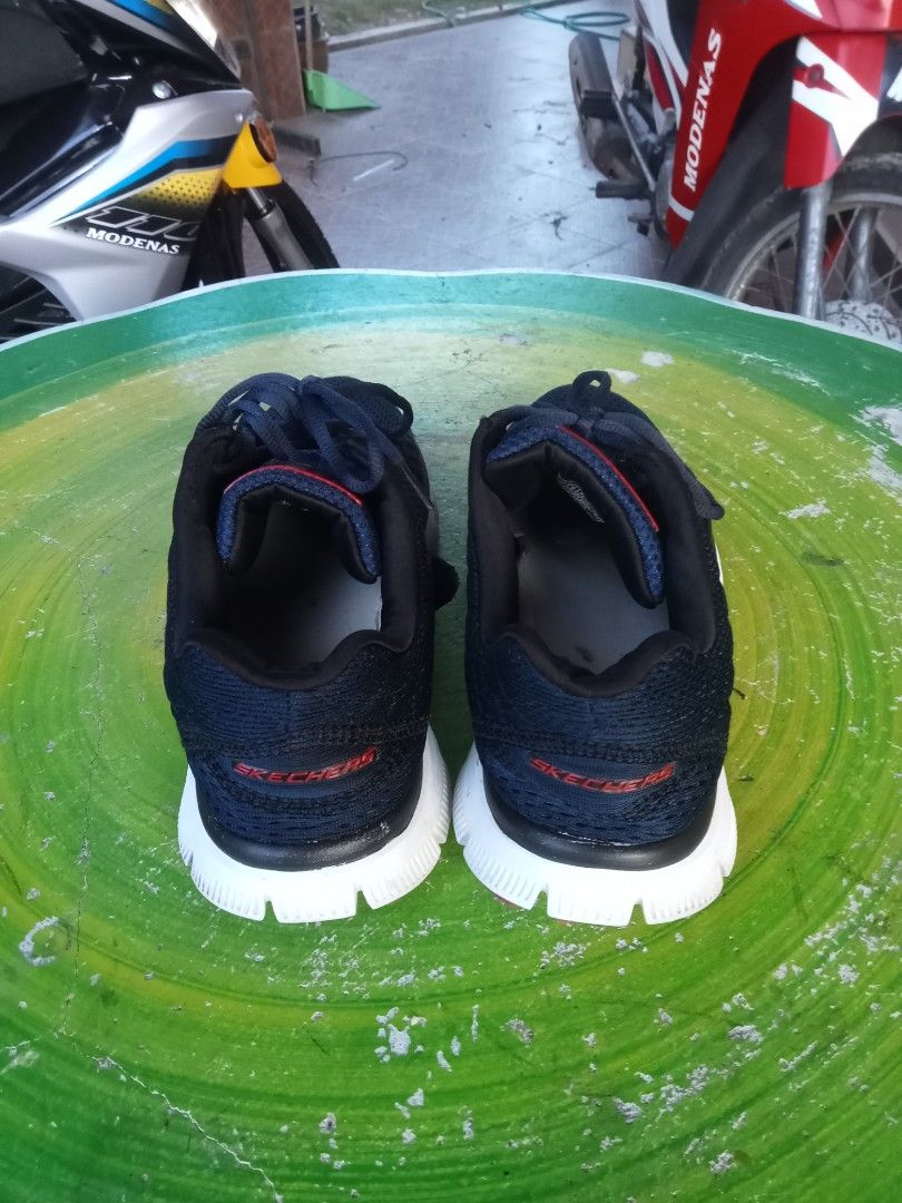 skechers saiz 8uk Men s Fashion Footwear Sneakers on Carousell