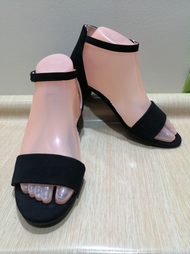Soda Size 5.5 Women Size 4 Girls Ankle Strap Sandals Women s