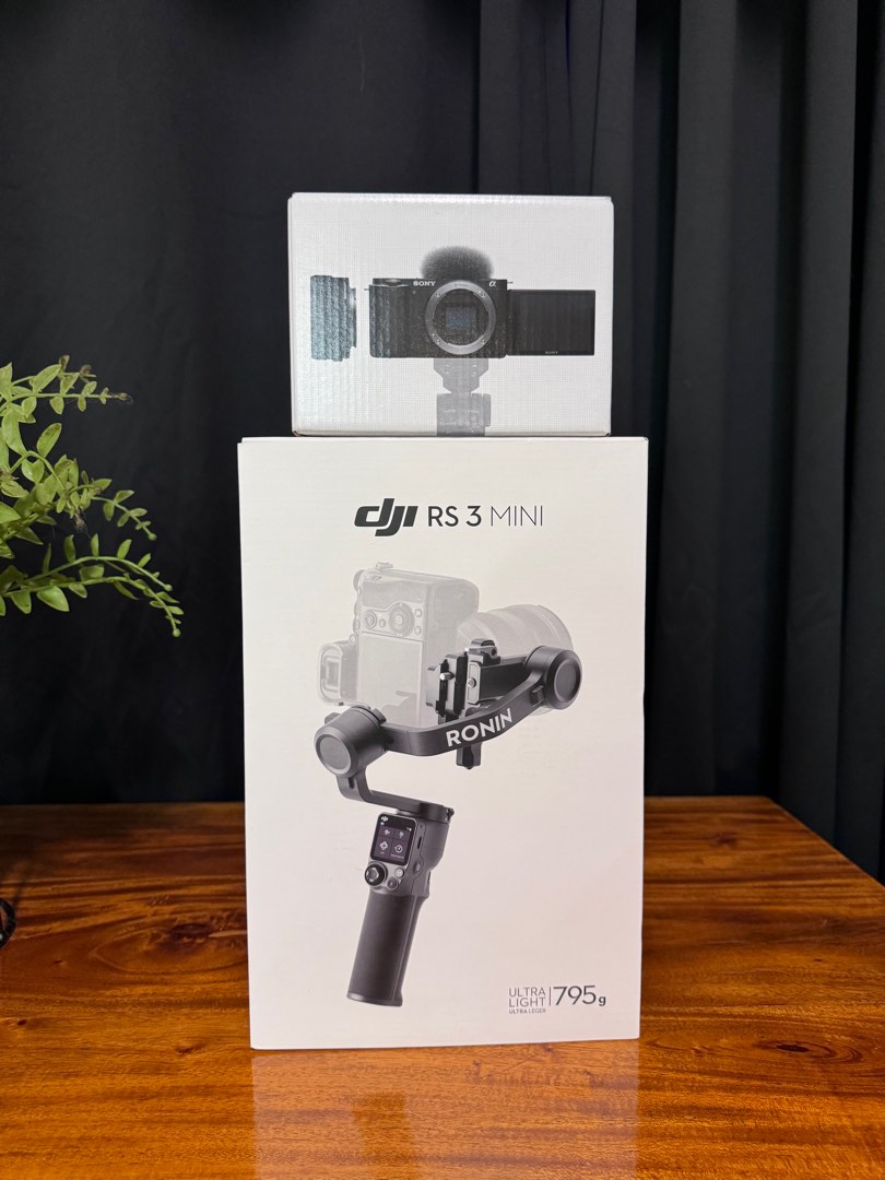 Sony zve10 with gimbal Dji RS3 Mini 3, Photography, Cameras on Carousell