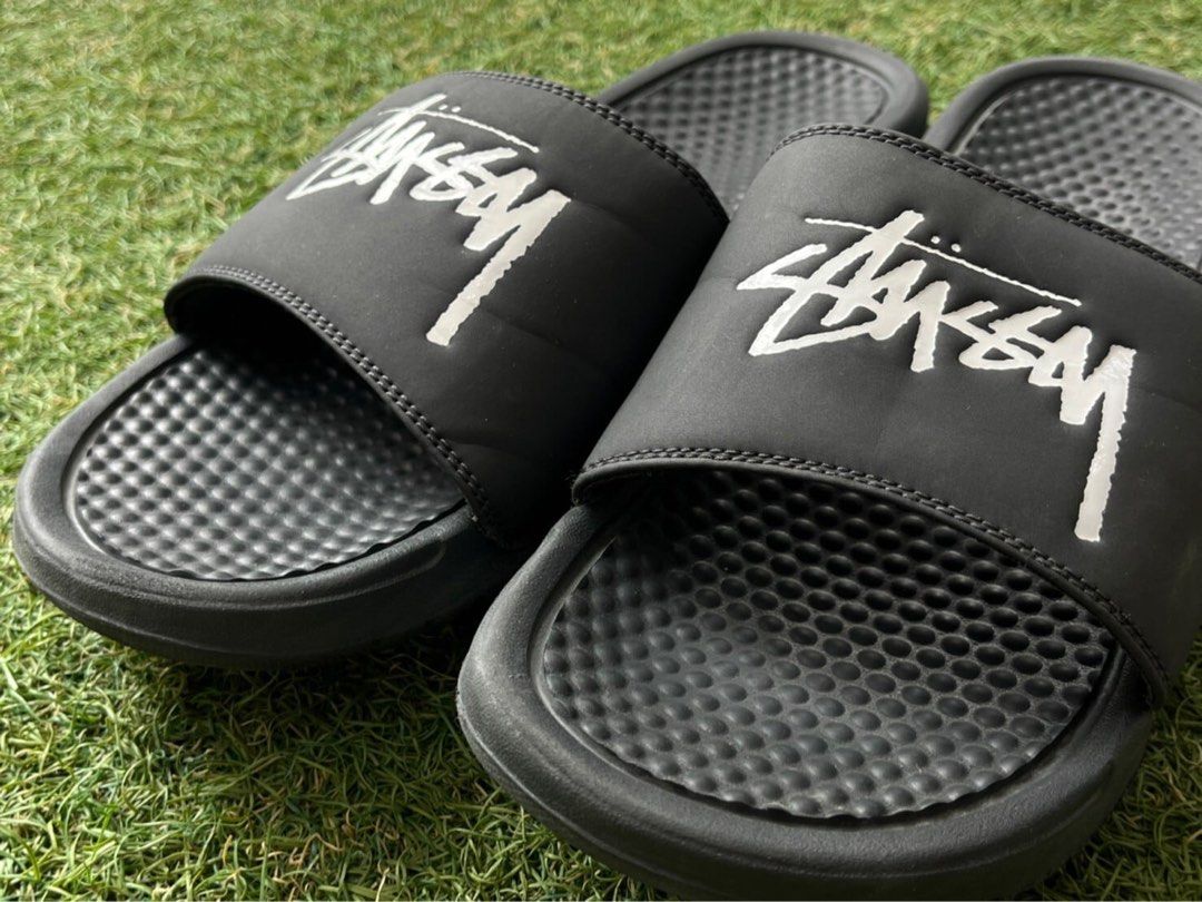 Off cheap noir sandals