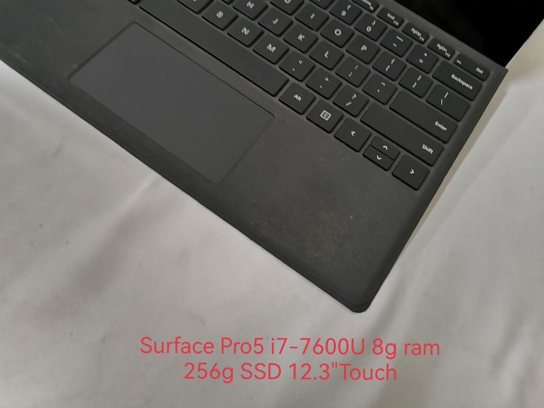 Surface Pro5 i7-7660U 8g ram 256g SSD 12.3