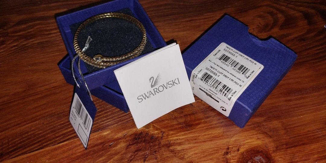 Swarovski twisty outlet cuff drop cry