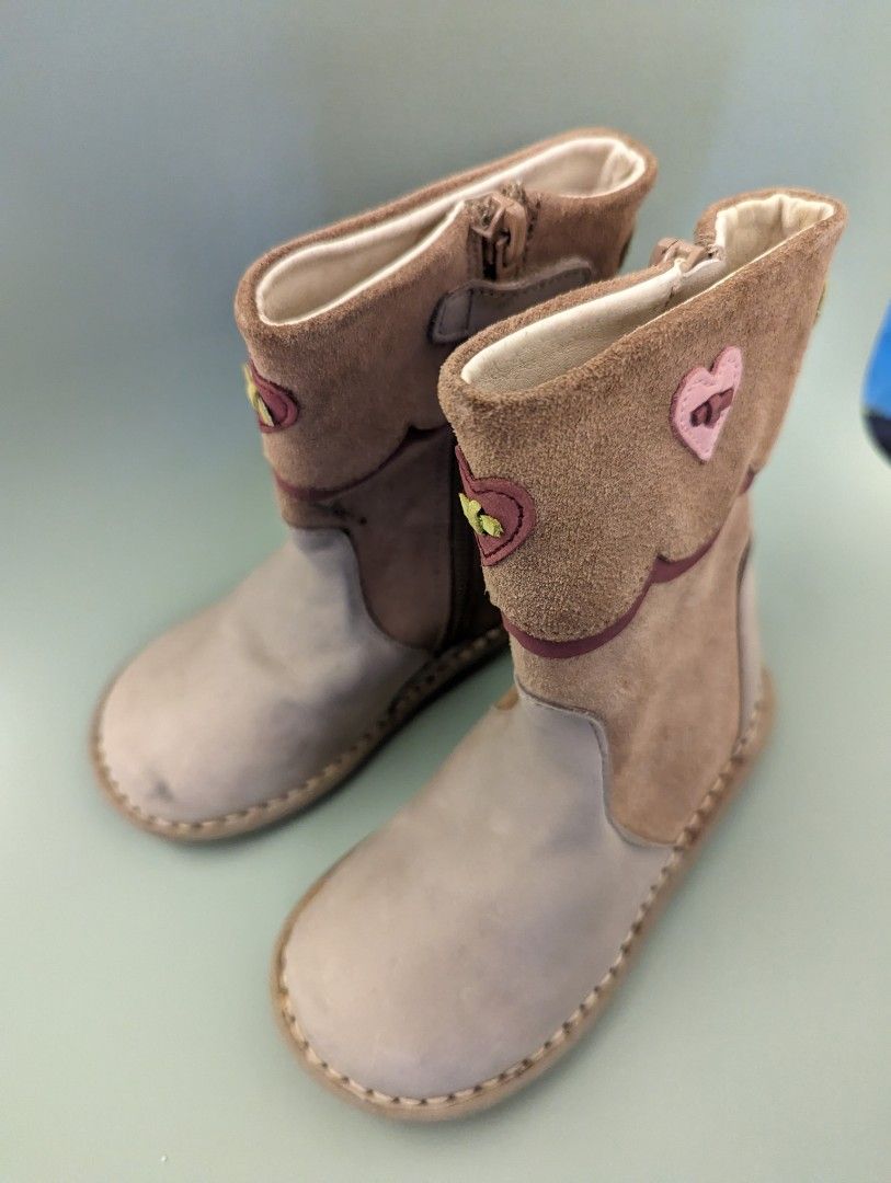 Toddler girls winter boots leather size 25 Babies Kids Babies Kids Fashion on Carousell