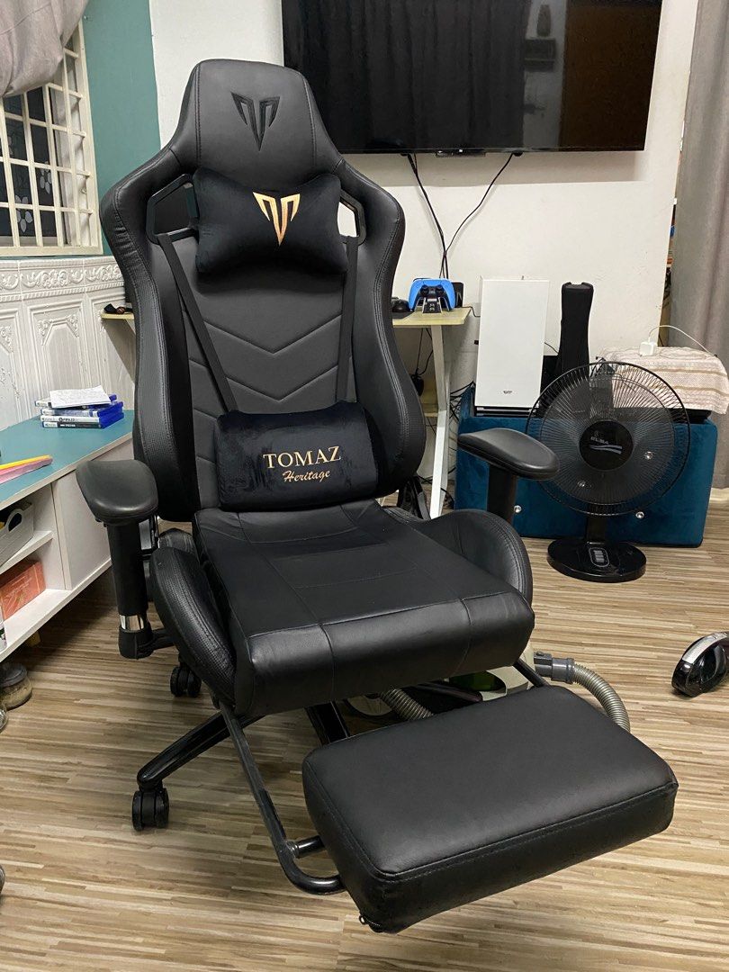 Tomaz Gaming Chair, Furniture & Home Living, Furniture, Chairs on Carousell