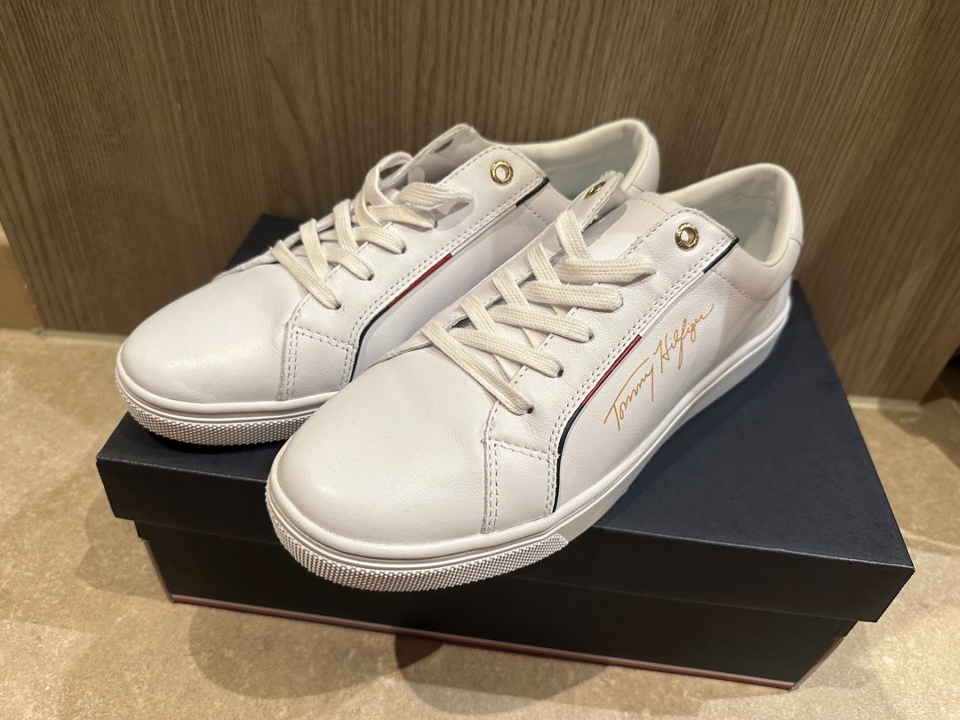 Tommy shoes, 女裝, 鞋, 波鞋- Carousell