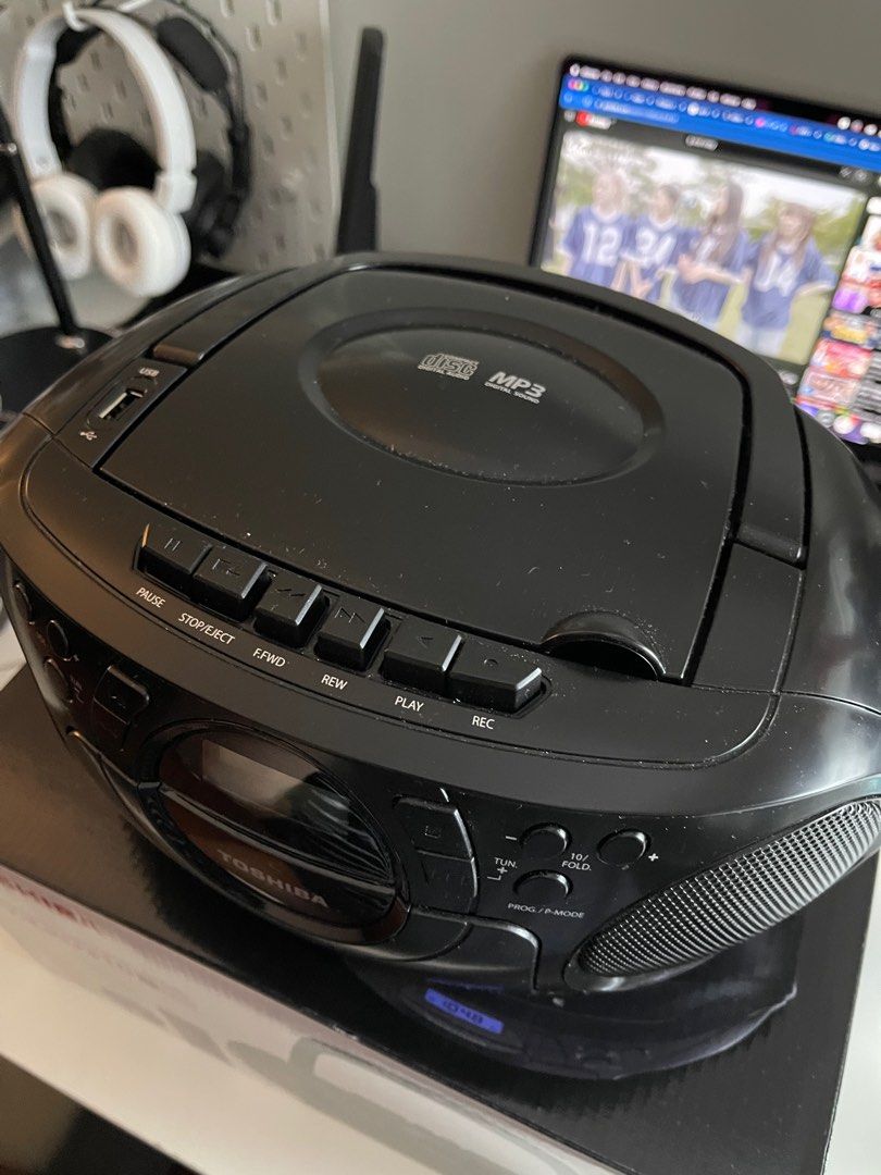 TOSHIBA TYCKU310 CD USB Radio Cassette Player Recorder, Audio