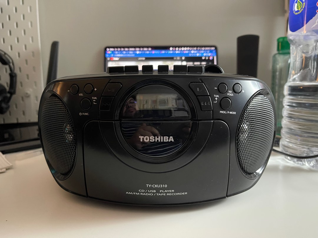 TOSHIBA TYCKU310 USB Radio Cassette Player Recorder, Audio, Portable