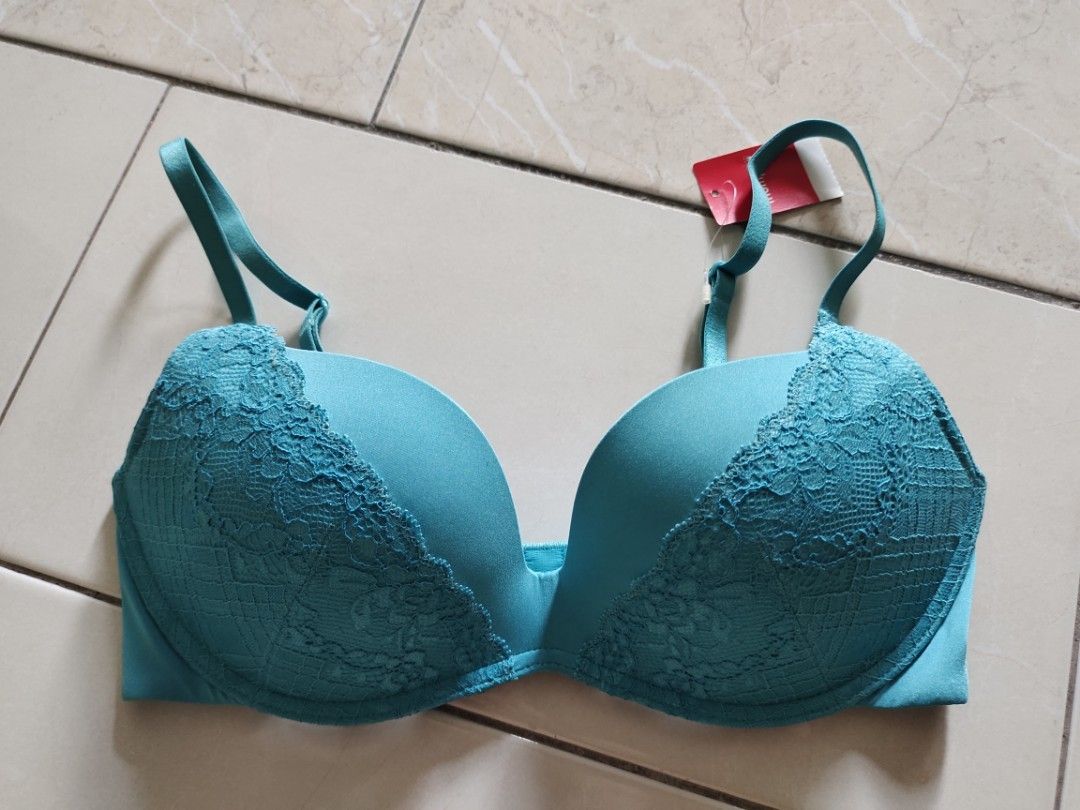 Triumph maximiser wireless/ magic wire push up bra with lace ( turquoise),  Women's Fashion, New Undergarments & Loungewear on Carousell