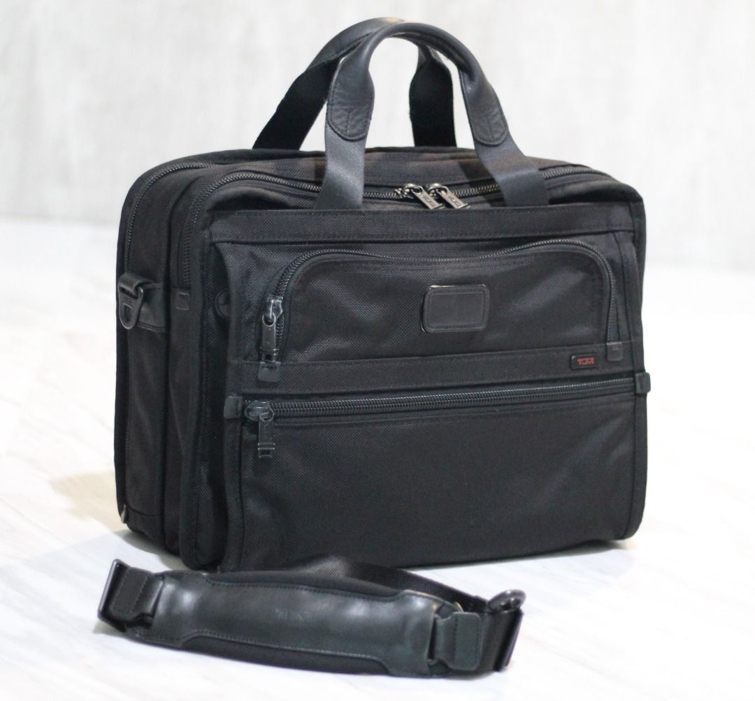Tumi outlet doctor bag