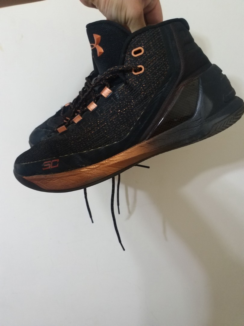 UA CURRY 3, 體育器材, 運動與比賽用品, 球拍和球類運動在旋轉拍賣