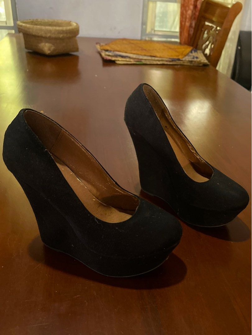 Black 2025 velvet wedges