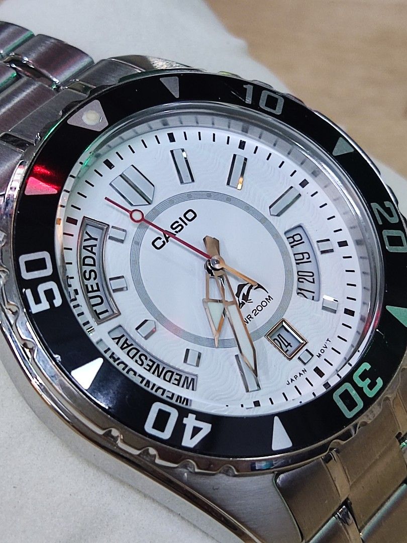CASIO DURO MDV 103 200m WR Men s Diver day date watch Marlin