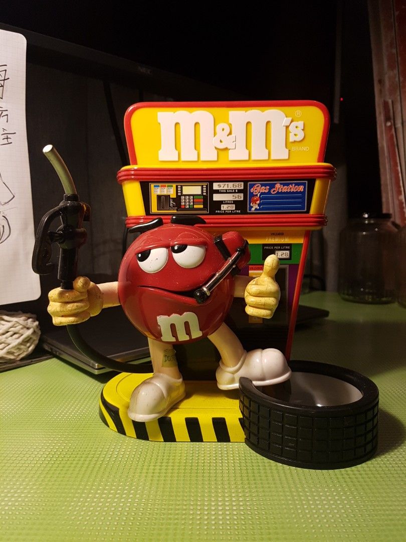 Vintage M&M Gas Station Dispenser, Hobbies & Toys, Memorabilia