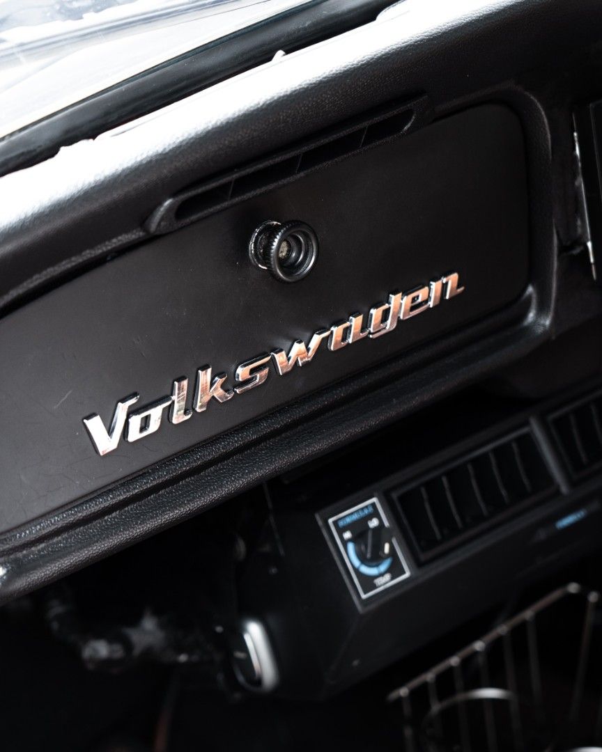 Volkswagen Beetle 1300 Manual (Category: Used Cars) located in Singapore. Submitted by shaikh12 (Listing ID 1261967993, Image 3). Description: Rare Vintage VW beetle New leather seats Aircon Normal plate superb condition No Agent.. Direct owner.