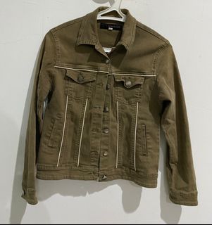 (Category: ) located in . Submitted by preloved_ij (Listing ID 1261837595, Image 1). Description: .