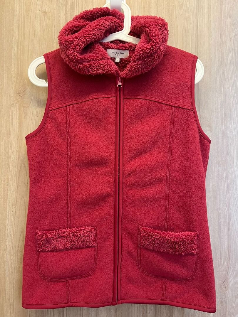 Red fleece sales vest womens