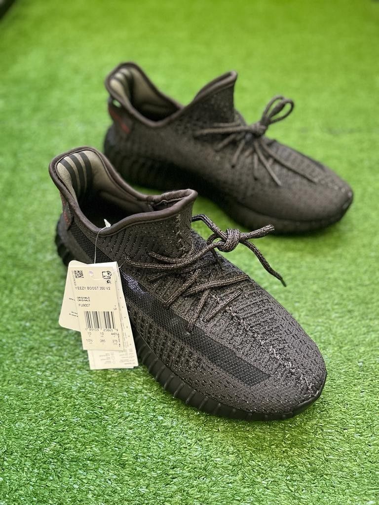 Yeezy 350 static black reflective