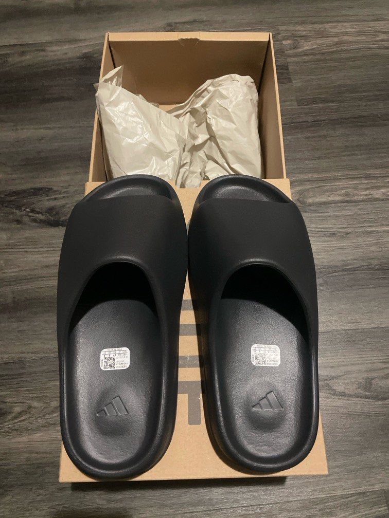 yeezy flipflops