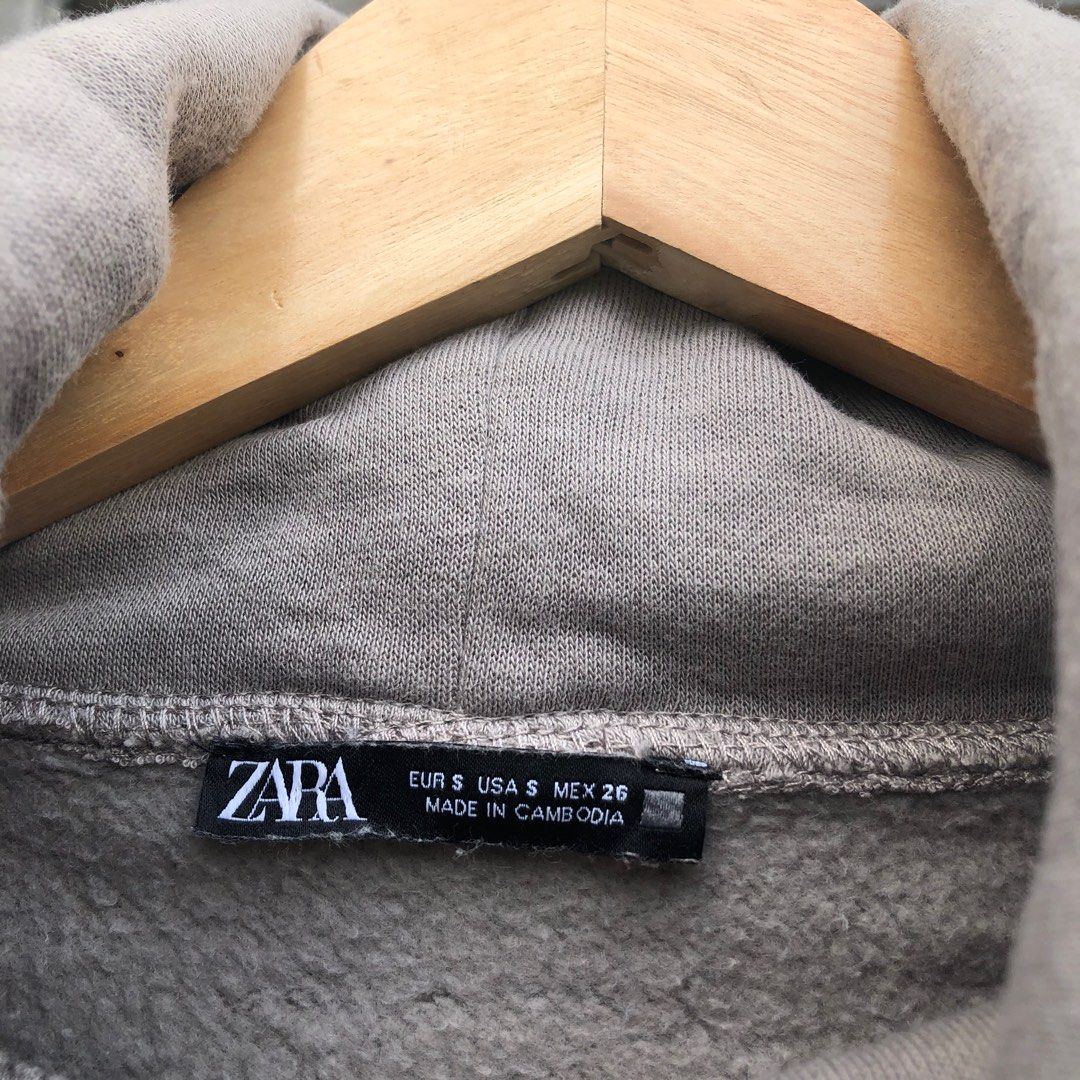 Zara Basic Turtleneck Sweatshirt Crop top Women s Fashion Activewear on Carousell