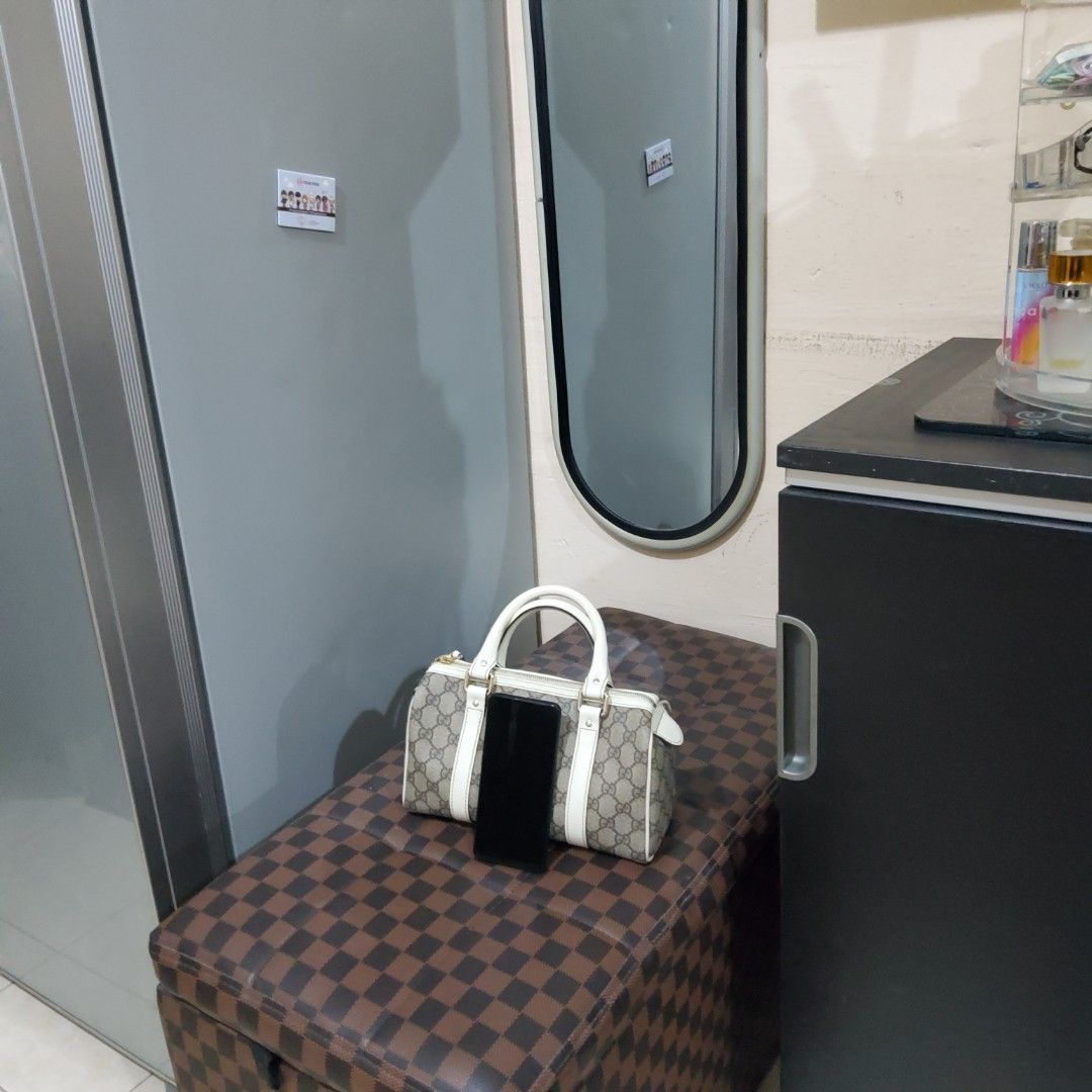 How to clean store inside of gucci bag