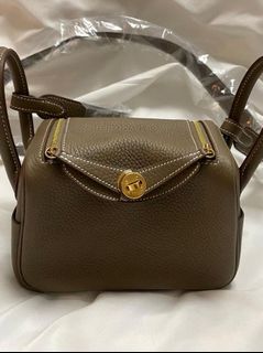 Hermes Lindy 26 Bag In Etoupe With Gold Hardware – Found Fashion