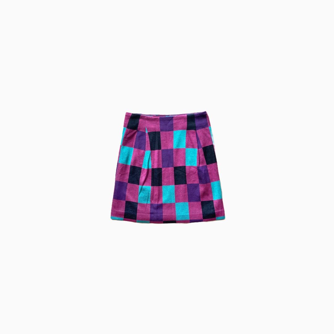 Short flowy store skirts 80's
