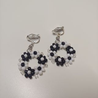 黑白花花耳夾耳環 clip of earrings