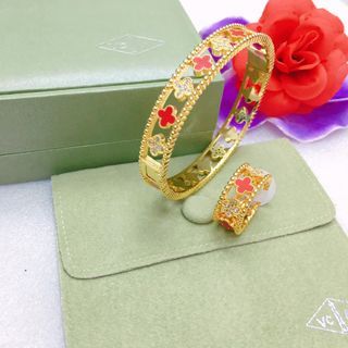 Louis Vuitton mother of pearl blossom bracelet 18k plated preorder, Women's  Fashion, Jewelry & Organizers, Bracelets on Carousell